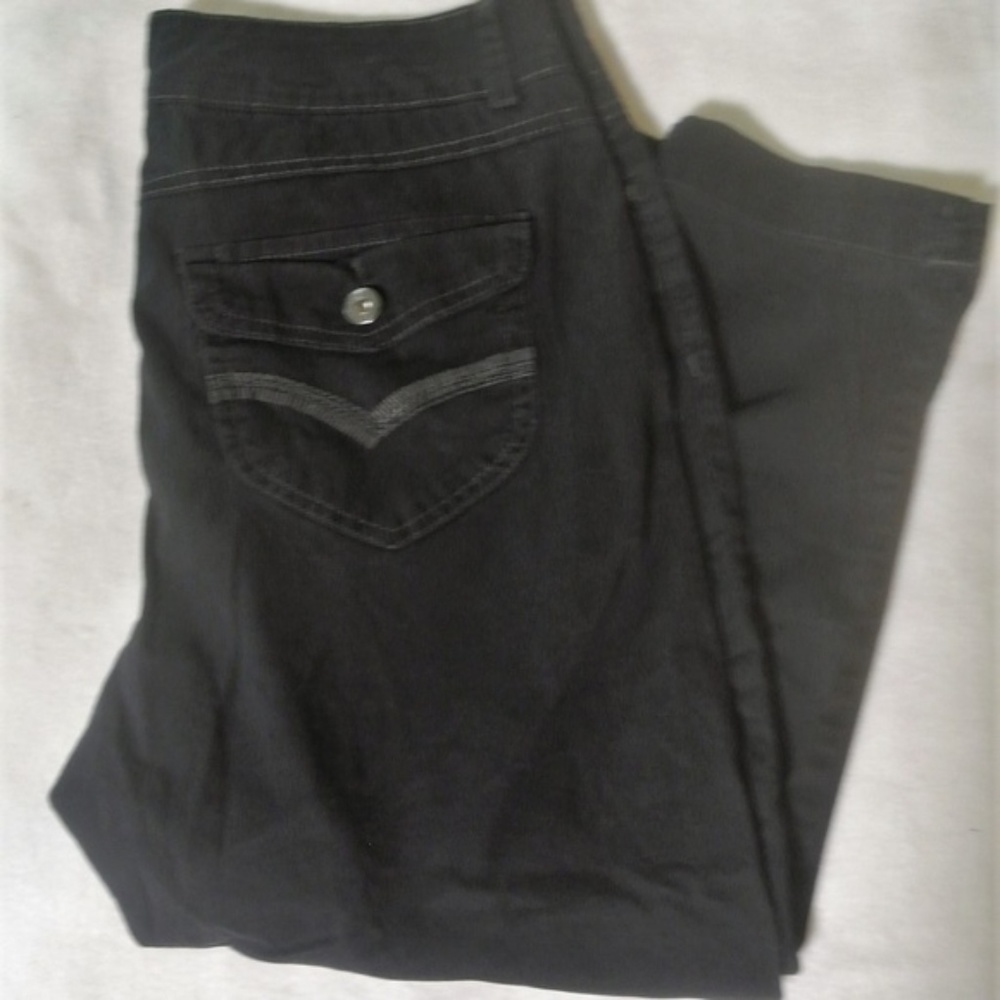 Bandolinio Blue Black Jean Capris 12
